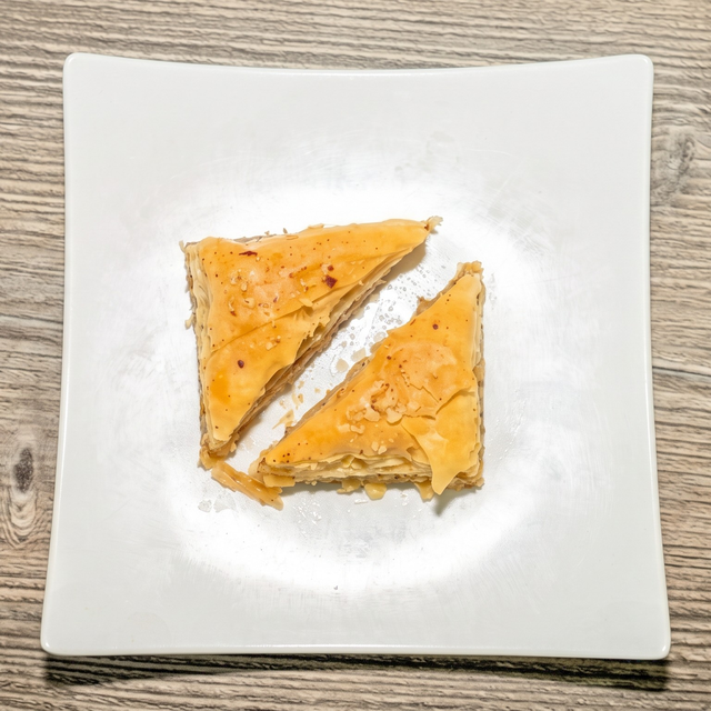 Walnut Baklava (2 pc).